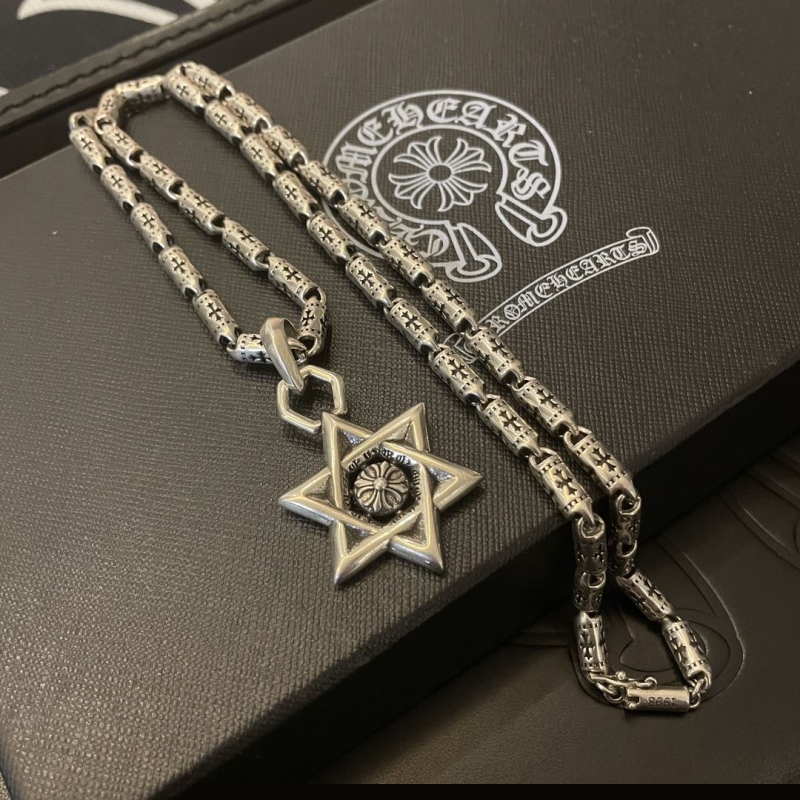 Ch**me He**ts necklaces